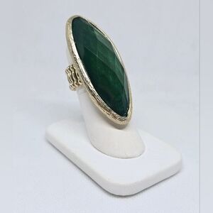 Elegant Fashion Emerald Simulant Ring With Gold Stretch Band ~ Vintage Inspired